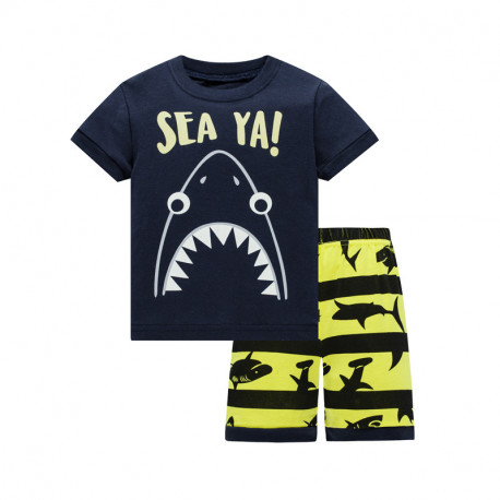Пижама для мальчика, черная. Огромная акула.