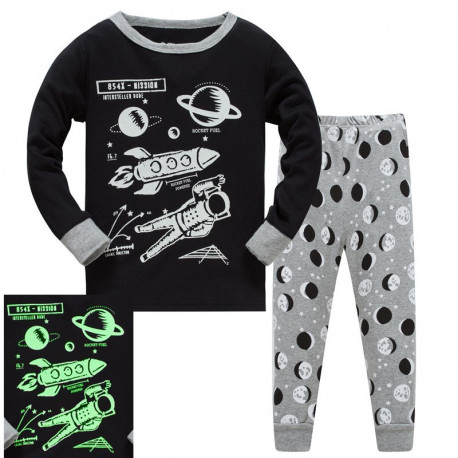 Пижама для мальчика, черная. Ракета, космонавт и планеты.