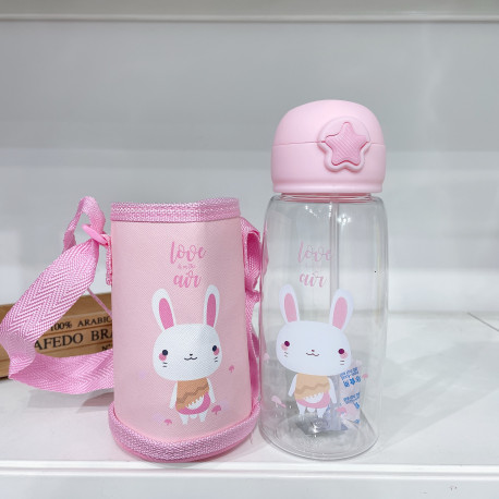 Бутылка с чехлом детская пластиковая, поильник, розовая. Кролик. 700 мл.