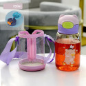 Бутылка детская пластиковая с силиконовым чехлом, поильник, розовая. Мишка в шляпке. 550 мл.